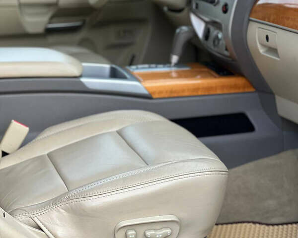 Черный Инфинити QX56, объемом двигателя 5.6 л и пробегом 113 тыс. км за 17500 $, фото 5 на Automoto.ua