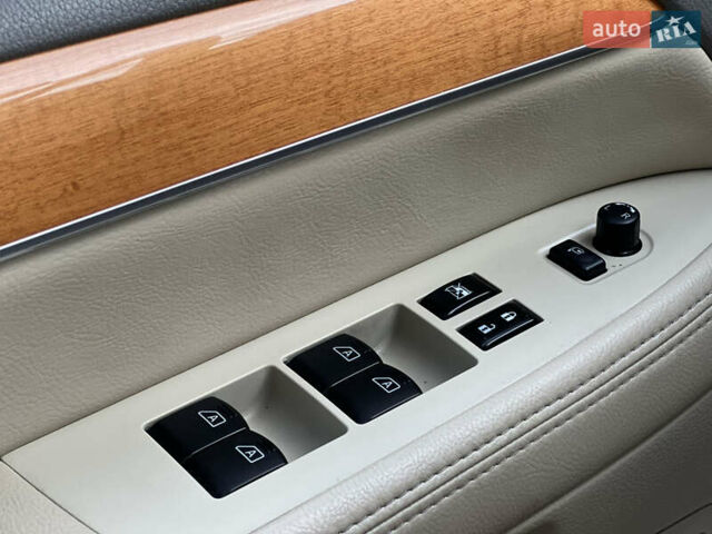 Чорний Інфініті QX56, об'ємом двигуна 5.6 л та пробігом 107 тис. км за 15499 $, фото 26 на Automoto.ua
