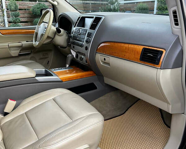 Черный Инфинити QX56, объемом двигателя 5.6 л и пробегом 113 тыс. км за 17500 $, фото 9 на Automoto.ua