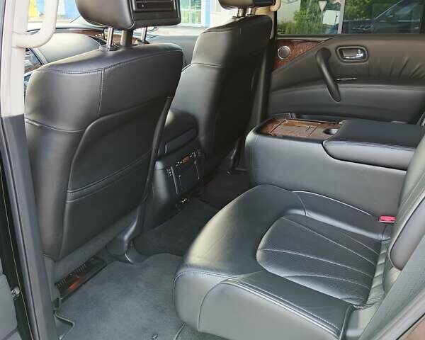 Черный Инфинити QX56, объемом двигателя 5.55 л и пробегом 141 тыс. км за 18100 $, фото 15 на Automoto.ua