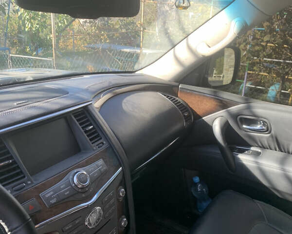 Черный Инфинити QX56, объемом двигателя 5.6 л и пробегом 285 тыс. км за 15600 $, фото 20 на Automoto.ua