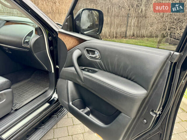 Черный Инфинити QX56, объемом двигателя 5.6 л и пробегом 220 тыс. км за 21500 $, фото 76 на Automoto.ua