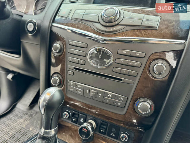 Черный Инфинити QX56, объемом двигателя 5.6 л и пробегом 220 тыс. км за 21500 $, фото 81 на Automoto.ua