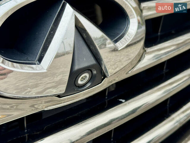 Черный Инфинити QX56, объемом двигателя 5.6 л и пробегом 220 тыс. км за 21500 $, фото 20 на Automoto.ua