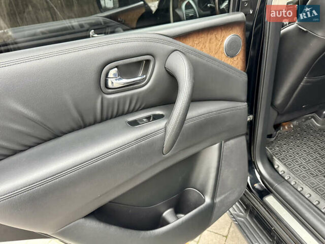 Черный Инфинити QX56, объемом двигателя 5.6 л и пробегом 220 тыс. км за 21500 $, фото 72 на Automoto.ua