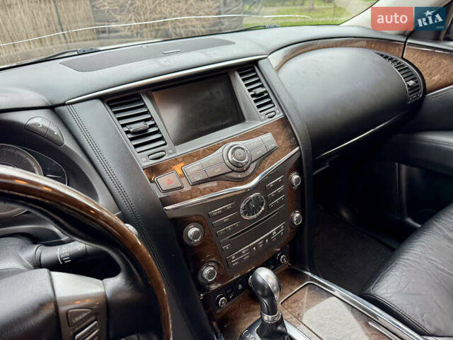 Черный Инфинити QX56, объемом двигателя 5.6 л и пробегом 220 тыс. км за 21500 $, фото 58 на Automoto.ua