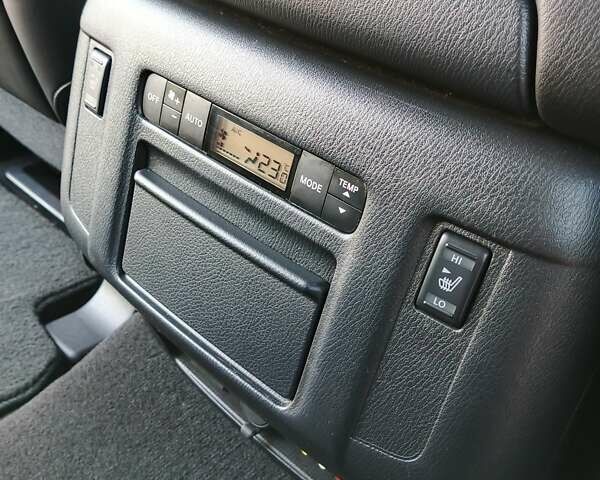 Черный Инфинити QX56, объемом двигателя 5.55 л и пробегом 141 тыс. км за 18100 $, фото 22 на Automoto.ua