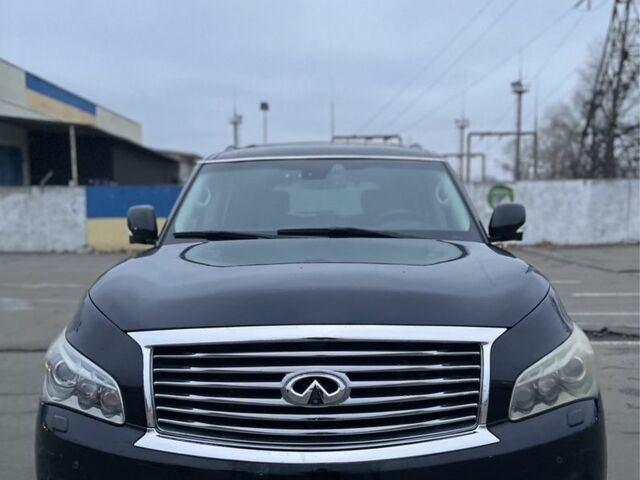 Чорний Інфініті QX56, об'ємом двигуна 5.6 л та пробігом 267 тис. км за 15000 $, фото 1 на Automoto.ua