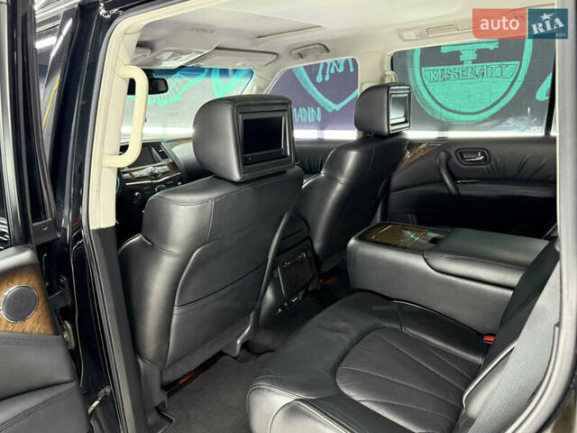 Черный Инфинити QX56, объемом двигателя 5.55 л и пробегом 320 тыс. км за 14500 $, фото 19 на Automoto.ua