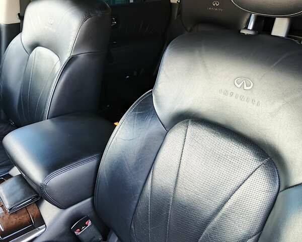 Черный Инфинити QX56, объемом двигателя 5.55 л и пробегом 141 тыс. км за 18100 $, фото 16 на Automoto.ua
