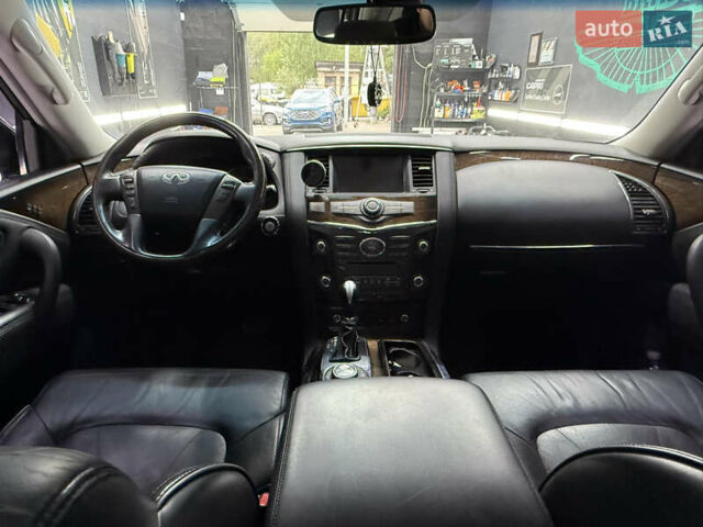 Черный Инфинити QX56, объемом двигателя 5.55 л и пробегом 320 тыс. км за 14500 $, фото 8 на Automoto.ua