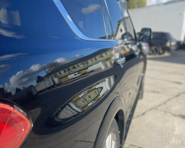Чорний Інфініті QX56, об'ємом двигуна 5.55 л та пробігом 230 тис. км за 16999 $, фото 8 на Automoto.ua