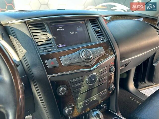 Черный Инфинити QX56, объемом двигателя 5.55 л и пробегом 203 тыс. км за 14600 $, фото 16 на Automoto.ua