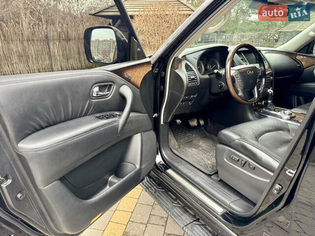 Черный Инфинити QX56, объемом двигателя 5.6 л и пробегом 220 тыс. км за 21500 $, фото 50 на Automoto.ua