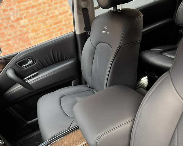 Черный Инфинити QX56, объемом двигателя 5.55 л и пробегом 322 тыс. км за 20000 $, фото 20 на Automoto.ua