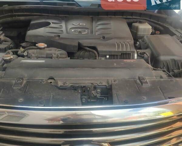 Чорний Інфініті QX56, об'ємом двигуна 5.6 л та пробігом 278 тис. км за 13900 $, фото 6 на Automoto.ua
