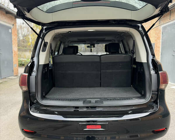 Черный Инфинити QX56, объемом двигателя 5.55 л и пробегом 322 тыс. км за 20000 $, фото 8 на Automoto.ua