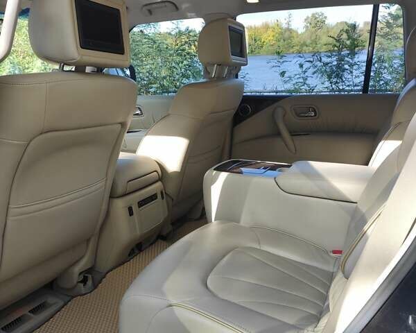 Черный Инфинити QX56, объемом двигателя 5.55 л и пробегом 190 тыс. км за 14900 $, фото 10 на Automoto.ua