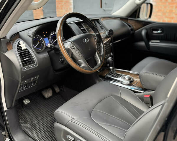 Черный Инфинити QX56, объемом двигателя 5.55 л и пробегом 322 тыс. км за 20000 $, фото 10 на Automoto.ua