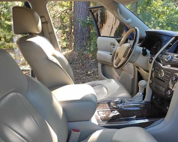 Черный Инфинити QX56, объемом двигателя 5.55 л и пробегом 190 тыс. км за 14900 $, фото 7 на Automoto.ua
