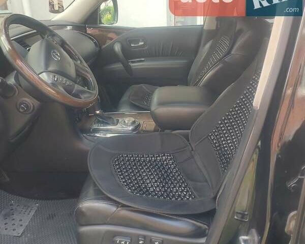 Чорний Інфініті QX56, об'ємом двигуна 5.6 л та пробігом 278 тис. км за 13900 $, фото 5 на Automoto.ua