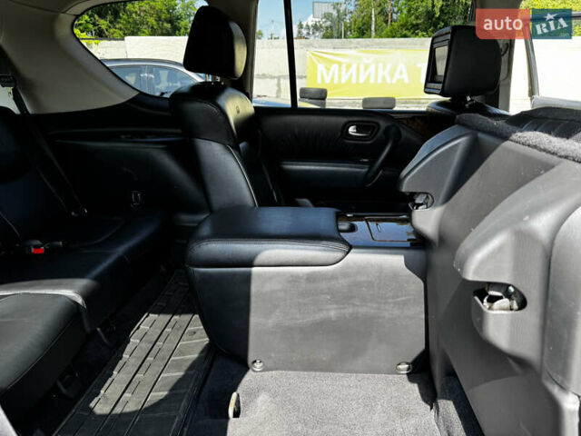 Черный Инфинити QX56, объемом двигателя 5.6 л и пробегом 230 тыс. км за 15000 $, фото 43 на Automoto.ua
