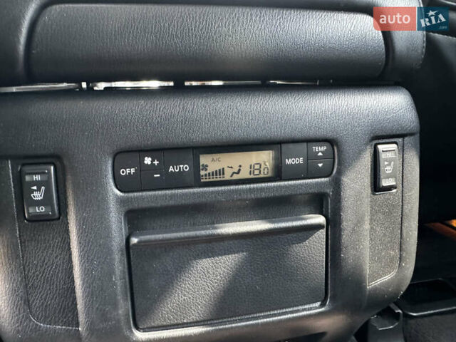 Черный Инфинити QX56, объемом двигателя 5.6 л и пробегом 230 тыс. км за 15000 $, фото 25 на Automoto.ua