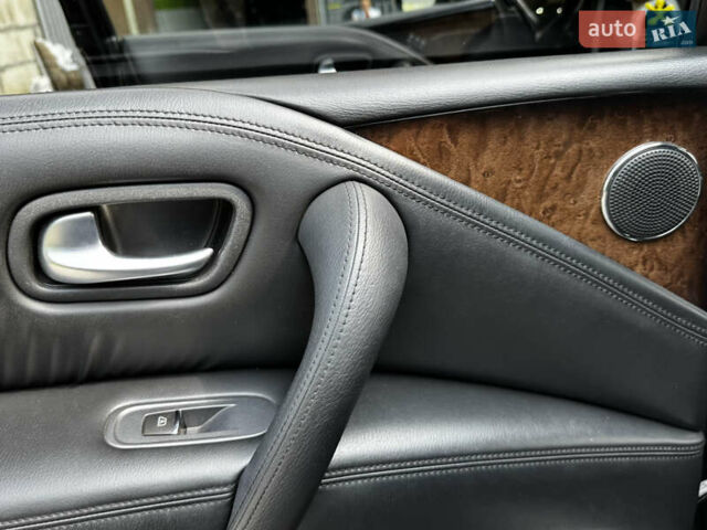 Черный Инфинити QX56, объемом двигателя 5.6 л и пробегом 230 тыс. км за 15000 $, фото 23 на Automoto.ua