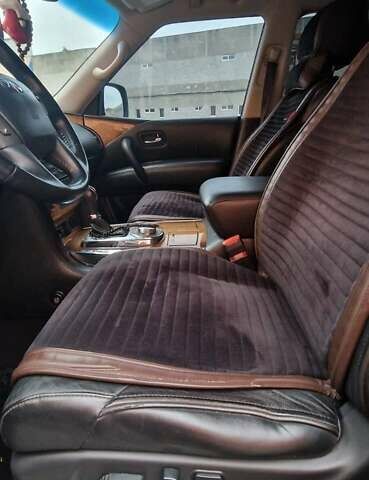 Чорний Інфініті QX56, об'ємом двигуна 5.55 л та пробігом 137 тис. км за 23000 $, фото 18 на Automoto.ua