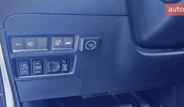 Коричневый Инфинити QX56, объемом двигателя 5.55 л и пробегом 265 тыс. км за 25000 $, фото 21 на Automoto.ua