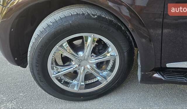 Коричневый Инфинити QX56, объемом двигателя 5.55 л и пробегом 265 тыс. км за 25000 $, фото 28 на Automoto.ua