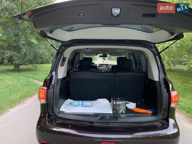 Коричневий Інфініті QX56, об'ємом двигуна 5.6 л та пробігом 122 тис. км за 23000 $, фото 24 на Automoto.ua