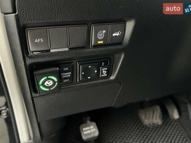 Инфинити QX56, объемом двигателя 5.55 л и пробегом 149 тыс. км за 25000 $, фото 7 на Automoto.ua