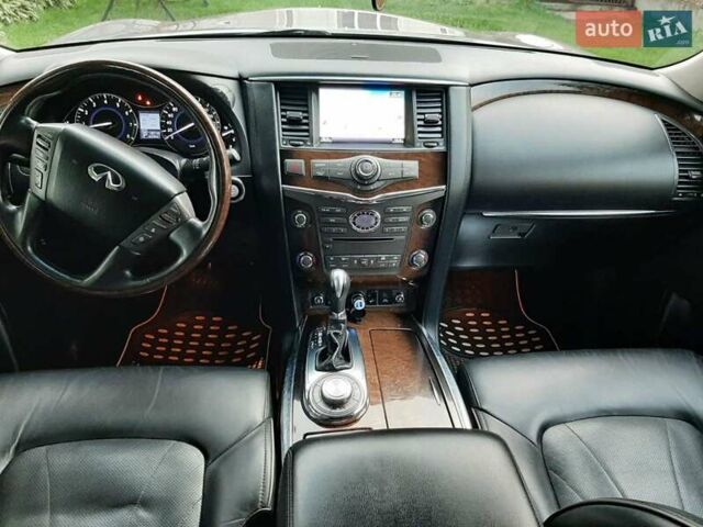Серый Инфинити QX56, объемом двигателя 5.55 л и пробегом 202 тыс. км за 20500 $, фото 7 на Automoto.ua