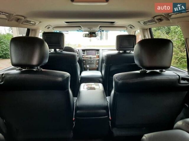 Серый Инфинити QX56, объемом двигателя 5.55 л и пробегом 202 тыс. км за 20500 $, фото 11 на Automoto.ua