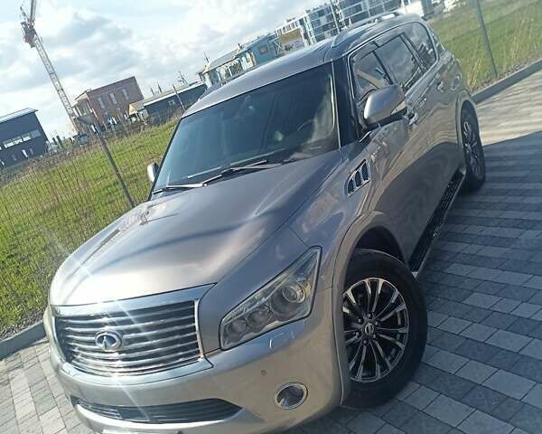 Сірий Інфініті QX56, об'ємом двигуна 5.6 л та пробігом 155 тис. км за 18900 $, фото 4 на Automoto.ua