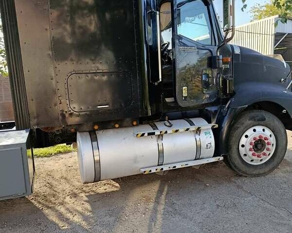 Черный Интернационал 9200, объемом двигателя 12.7 л и пробегом 600 тыс. км за 7000 $, фото 1 на Automoto.ua