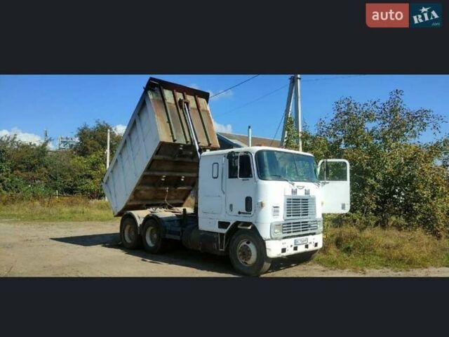 Білий Інтернаціонал 9600, об'ємом двигуна 14.6 л та пробігом 900 тис. км за 10000 $, фото 4 на Automoto.ua