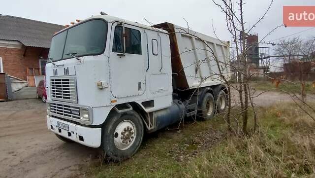 Білий Інтернаціонал 9600, об'ємом двигуна 14.6 л та пробігом 900 тис. км за 10000 $, фото 14 на Automoto.ua