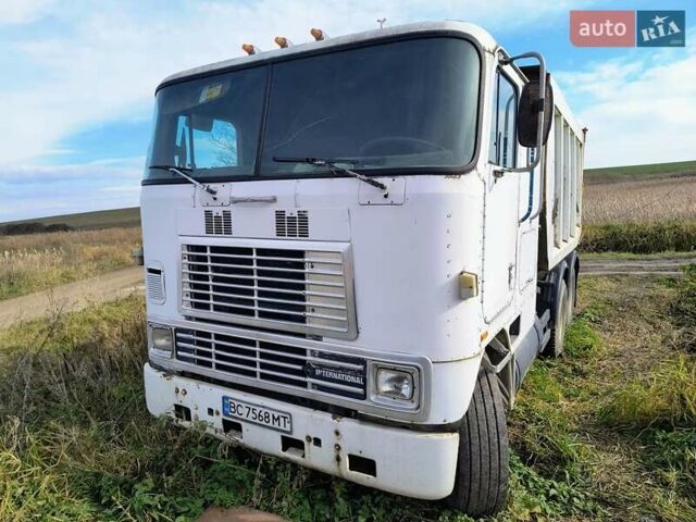 Білий Інтернаціонал 9600, об'ємом двигуна 14.6 л та пробігом 900 тис. км за 10000 $, фото 1 на Automoto.ua