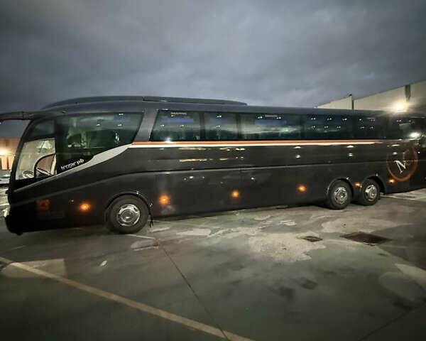 Черный Иризар PB, объемом двигателя 0 л и пробегом 300 тыс. км за 142212 $, фото 3 на Automoto.ua