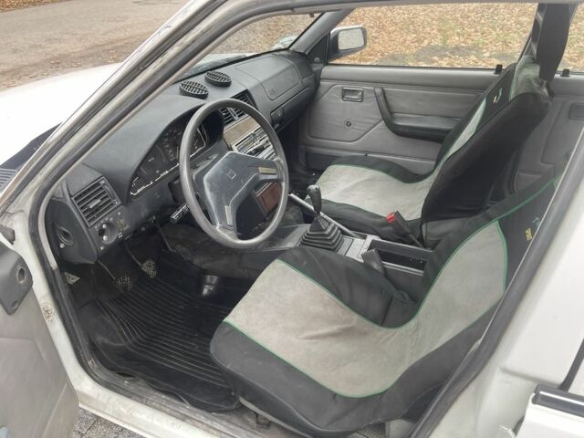 Білий Ісузу Aska, об'ємом двигуна 0 л та пробігом 777 тис. км за 650 $, фото 5 на Automoto.ua