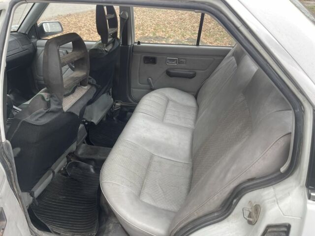 Білий Ісузу Aska, об'ємом двигуна 0 л та пробігом 777 тис. км за 650 $, фото 4 на Automoto.ua