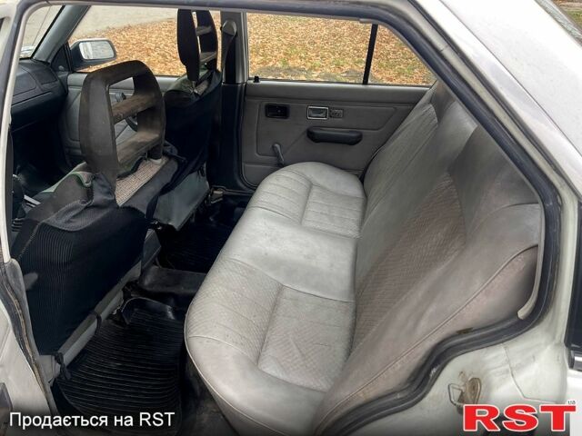 Исузу Аска, объемом двигателя 2 л и пробегом 0 тыс. км за 650 $, фото 3 на Automoto.ua