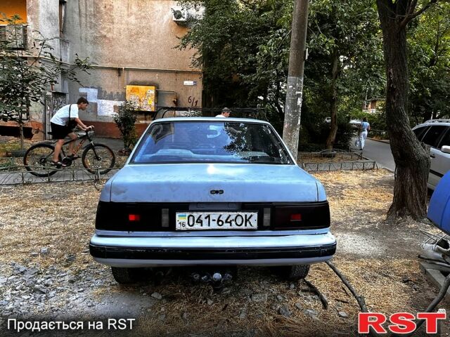 Серый Исузу Аска, объемом двигателя 2 л и пробегом 148 тыс. км за 600 $, фото 7 на Automoto.ua