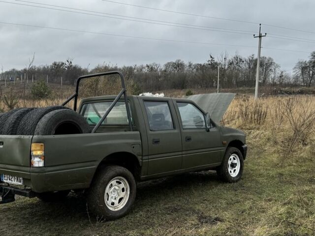 Зеленый Исузу Кампо, объемом двигателя 3.1 л и пробегом 666 тыс. км за 4000 $, фото 3 на Automoto.ua