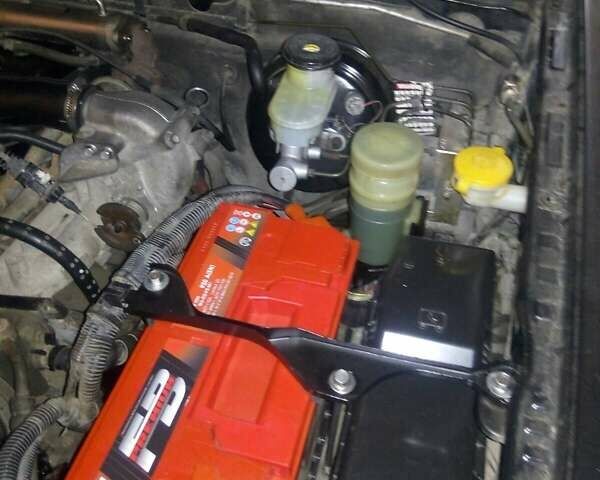 Чорний Ісузу D-Max, об'ємом двигуна 3 л та пробігом 300 тис. км за 12000 $, фото 8 на Automoto.ua