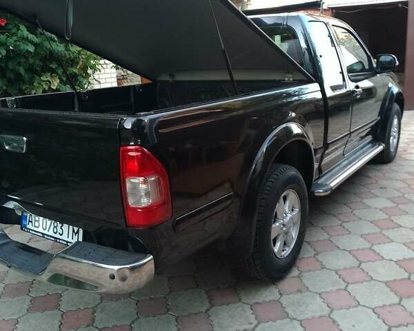 Чорний Ісузу D-Max, об'ємом двигуна 3 л та пробігом 300 тис. км за 12000 $, фото 1 на Automoto.ua