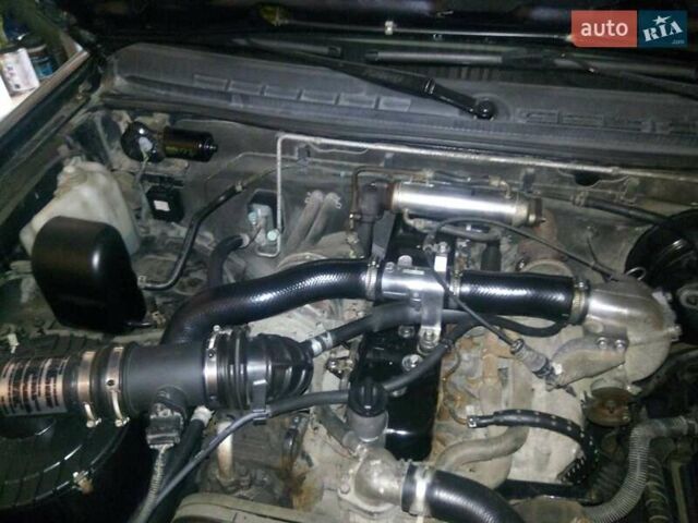 Чорний Ісузу D-Max, об'ємом двигуна 3 л та пробігом 300 тис. км за 12000 $, фото 9 на Automoto.ua