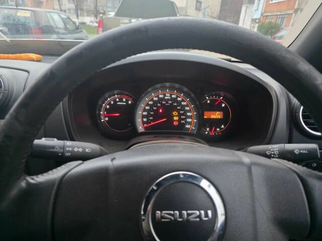 Чорний Ісузу D-Max, об'ємом двигуна 0 л та пробігом 109 тис. км за 3500 $, фото 7 на Automoto.ua